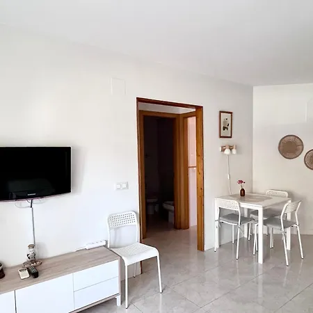 Beachside Haven Apartments * دينايا